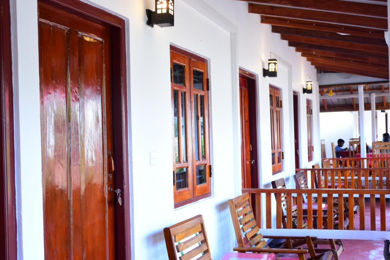 Trinco Star Cabana Trincomalee Exterior photo